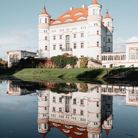 Palac Wojanow Bagian luar foto