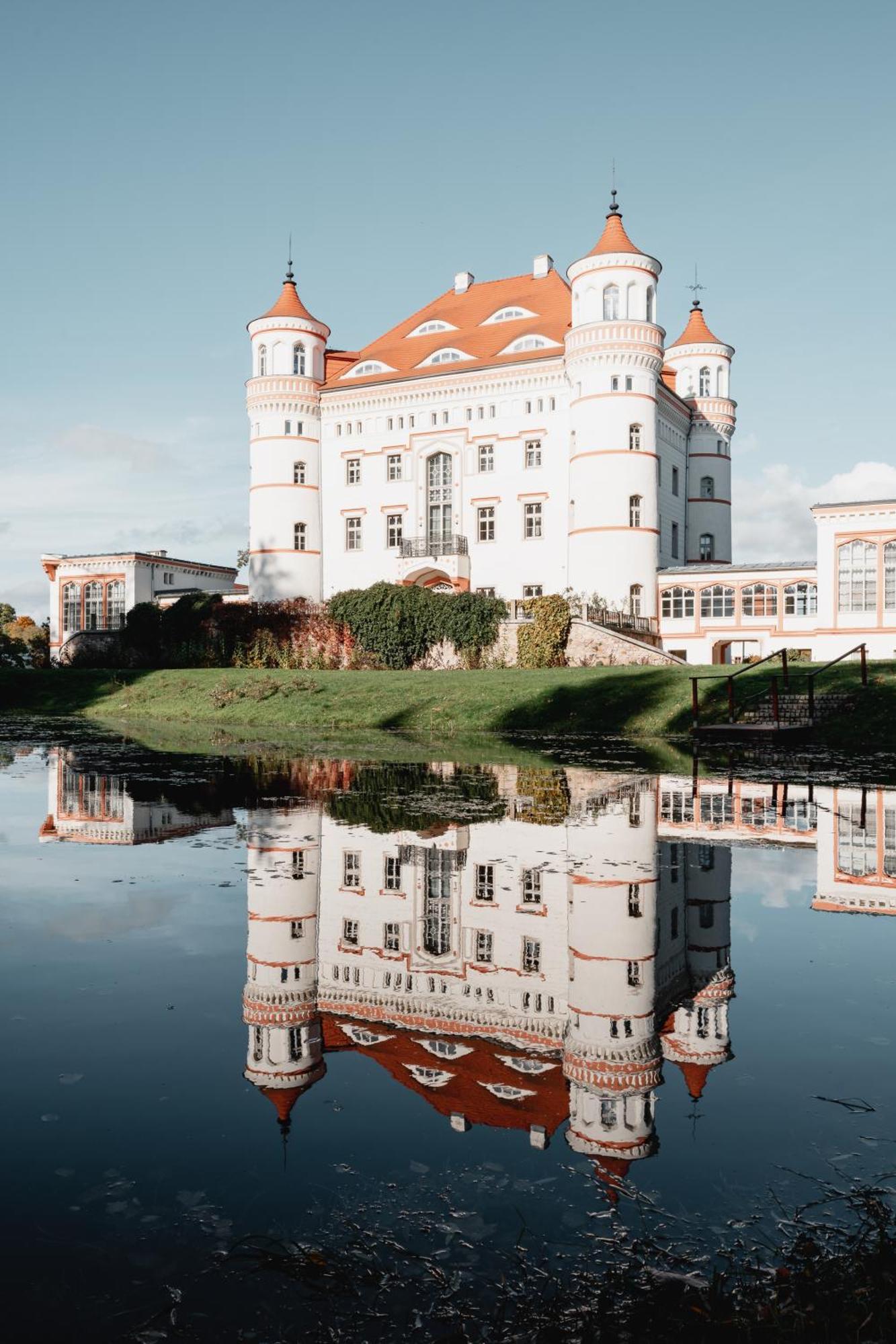 Palac Wojanow Bagian luar foto