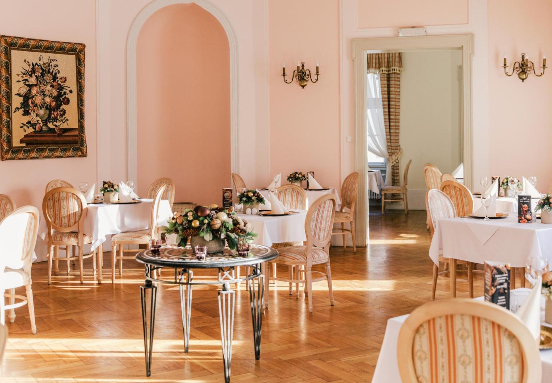 Palac Wojanow Bagian luar foto